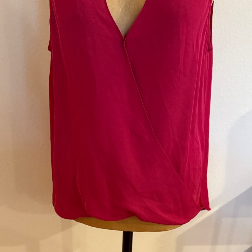 L’Agence sz L 100% silk Women's Sleeveless V-Neck tank Top Pink great condition - Picture 2 of 10